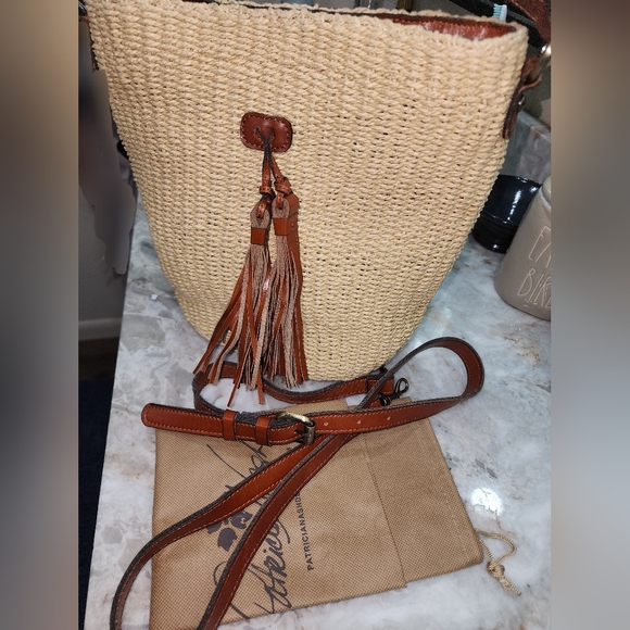 PN Patricia Nash Basket Leather Suede Shoulder Purse Crossbody Tassels